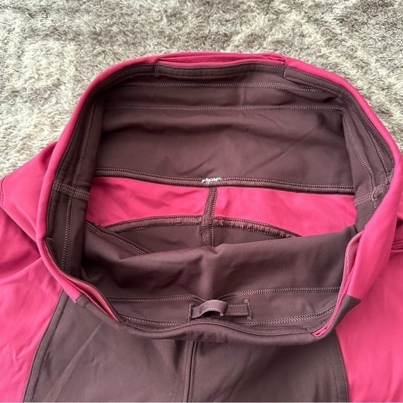 Lululemon Wake & Train 22” Crop Tight Black Satin Star Ruby - Picture 5 of 12